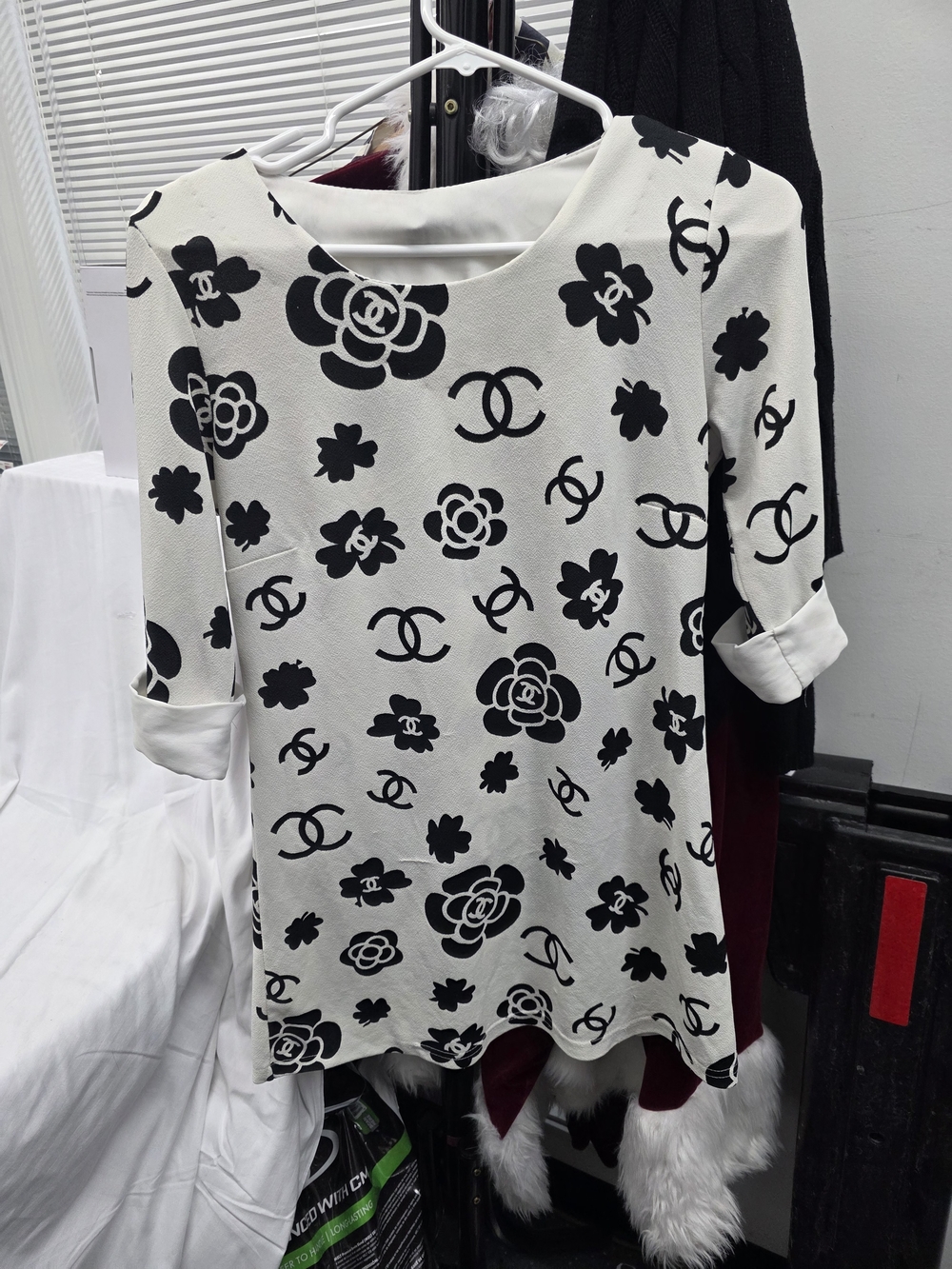 Black & White Floral Logo Print Women's Top